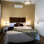 Casa Grande Con Piscina En El Centro De Calella, Tramuntana