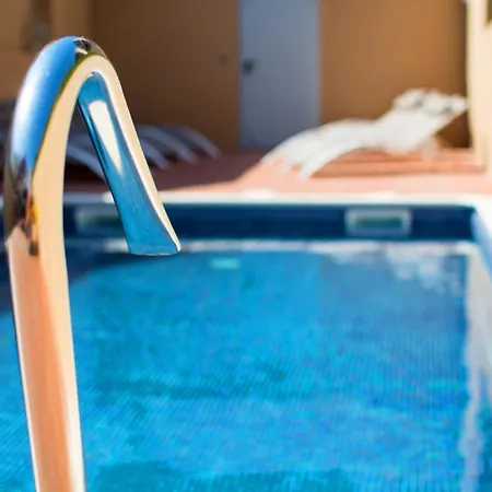 Dom wakacyjny Casa Grande Con Piscina En El Centro De Calella, Tramuntana