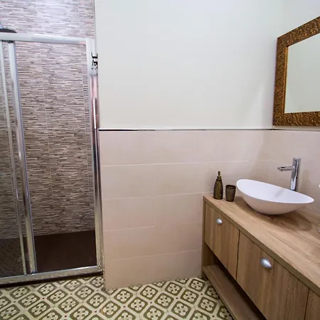Casa Grande Con Piscina En El Centro De Calella, Tramuntana Nyaraló Calella