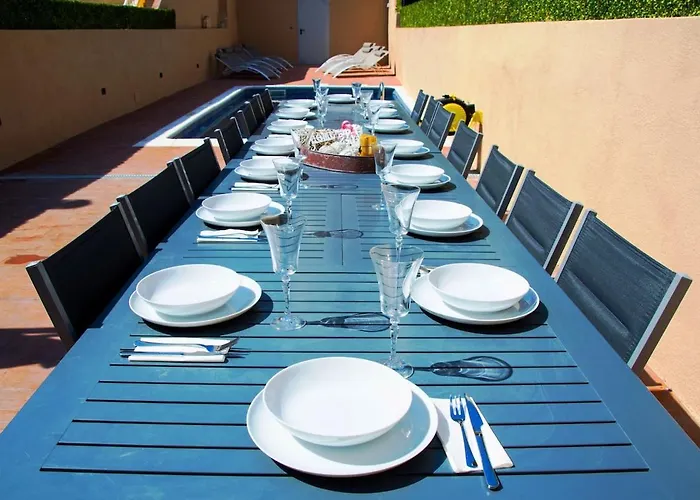 Casa Grande Con Piscina En El Centro De Calella, Tramuntana Holiday home