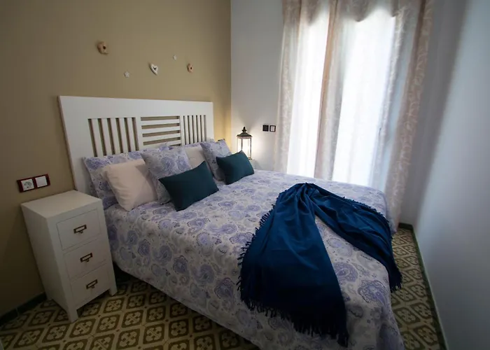 Casa Grande Con Piscina En El Centro De Calella, Tramuntana *