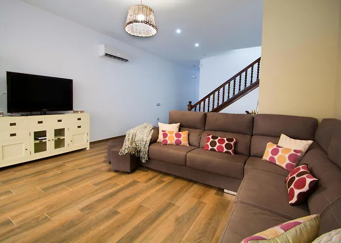 Casa Grande Con Piscina En El Centro De Calella, Tramuntana Holiday home Calella