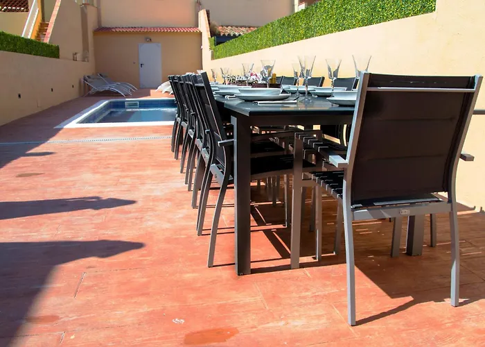 Casa Grande Con Piscina En El Centro De Calella, Tramuntana Holiday home