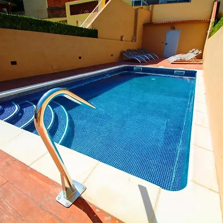 Casa Grande Con Piscina En El Centro De Calella, Tramuntana * 칼레라