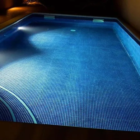 Casa Grande Con Piscina En El Centro De Calella, Tramuntana 펜션 *