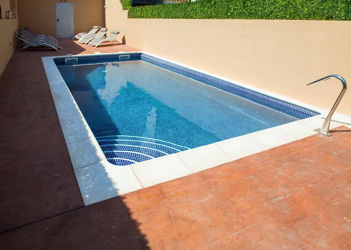 Casa Grande Con Piscina En El Centro De Calella, Tramuntana Ferienhaus Calella