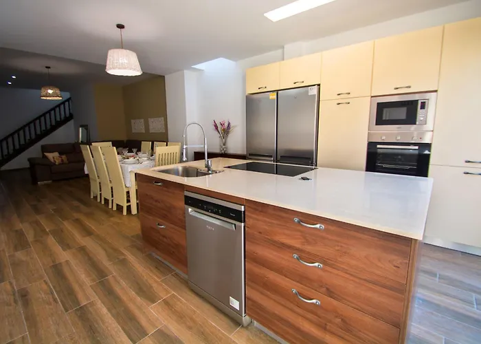 Ferienhaus Casa Grande Con Piscina En El Centro De Calella, Tramuntana Calella