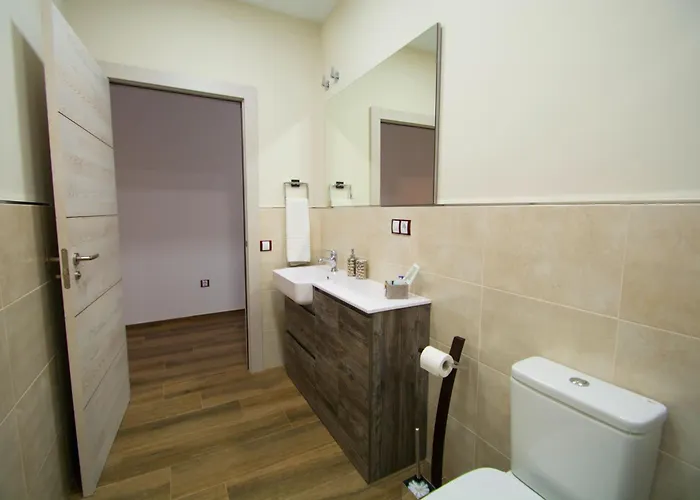 Casa Grande Con Piscina En El Centro De Calella, Tramuntana *