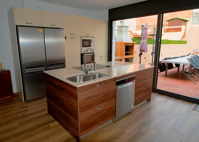 Ferienhaus Casa Grande Con Piscina En El Centro De Calella, Tramuntana