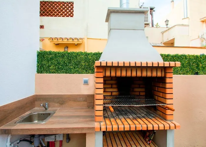 Casa Grande Con Piscina En El Centro De Calella, Tramuntana Ferienhaus Calella